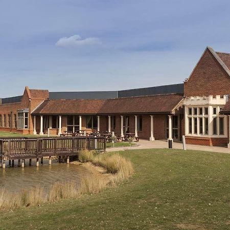 Cambridge Belfry Hotel Exterior photo